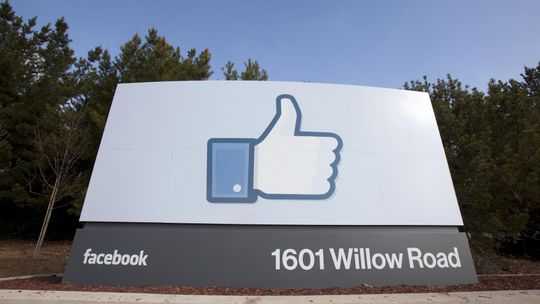 Nowa funkcja na Facebooku: Edytowanie wpisów