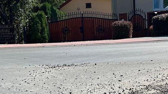 Nowa nawierzchnia, a już pierwsze skargi. Ul. Krępiecka do poprawki?