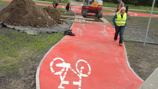 Nowa ścieżka rowerowa za prawie milion zł już rozkopana