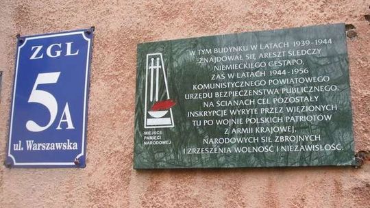 Nowa tablica na dawnym areszcie Gestapo a potem UB. A w planach Muzeum Żołnierzy Wyklętych