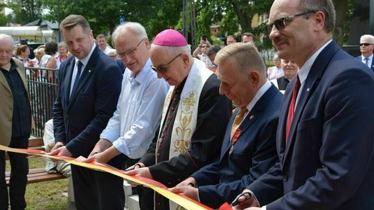 Nowe centrum kultury zamknięte mimo przecięcia wstęgi