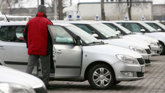 Nowe egzaminy na prawo jazdy trudniejsze i droższe
