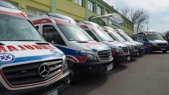 Nowe karetki dla lubelskiego pogotowia. Stare wozy trafią do rezerwy