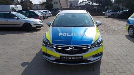 Nowe malowanie policyjnych radiowozów. Będą jaskrawe elementy