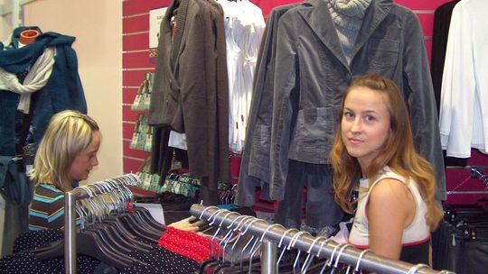 Nowe oferty pracy: Instruktor tańca, elektryk, sprzedawca, lektor