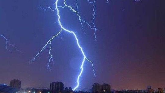 Nowe ostrzeżenie pogodowe dla Lubelskiego: Burze z gradem i ulewne opady deszczu