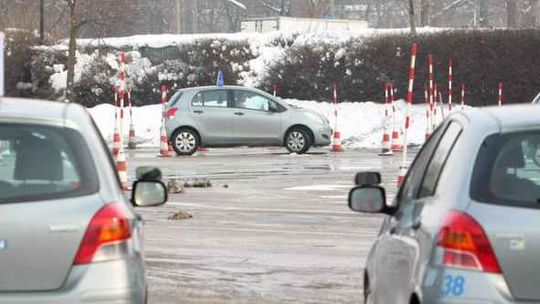 Nowe pytania w egzaminie na prawo jazdy. Będziemy je publikować