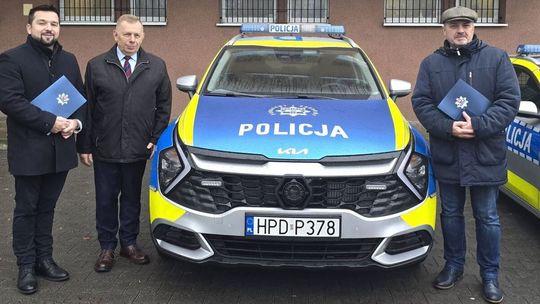 Nowe radiowozy dla drogówki i dwóch komisariatów