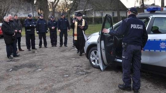 Nowe radiowozy puławskiej policji. Do jednego dołożyły się gminy