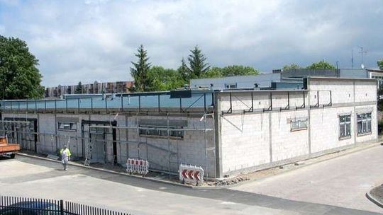 Nowe szatnie z poślizgiem. "Zaszły okoliczności niezależne od wykonawcy"