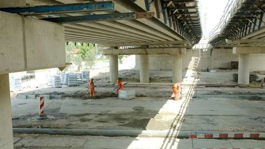 Nowe wiadukty wkrótce przejezdne. Jak się zmieni dojazd do dworca PKP?