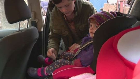 Nowe zasady przewożenia dzieci w fotelikach. Co się zmieniło?