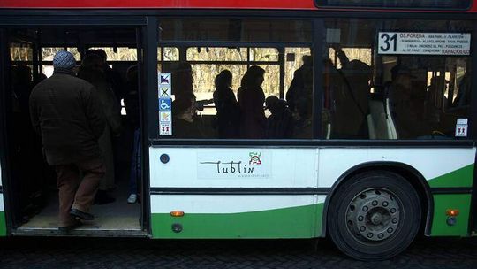 Nowi kontrolerzy od dziś w autobusach
