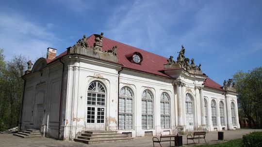 Nowi radni chcą uchylić dyskryminacyjną kartę. Odblokują środki unijne? 