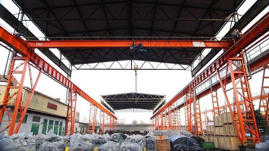 Nowoczesna gospodarka odpadami. Jaki sprzęt jest niezbędny w tej trudnej branży?