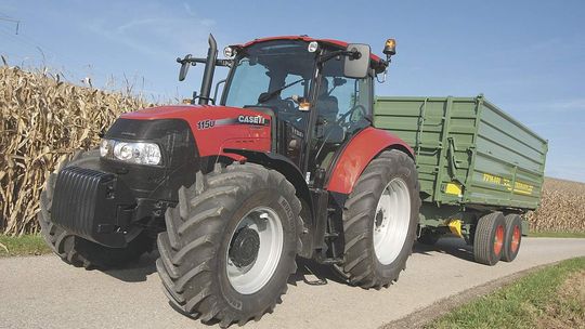 Nowoczesne ciągniki: Klima, komputer i w pole