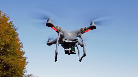 Nowoczesne Lubelskie: Inspekcja dronem wspiera lokalny przemysł. Tak sprawdzisz stan obiektu
