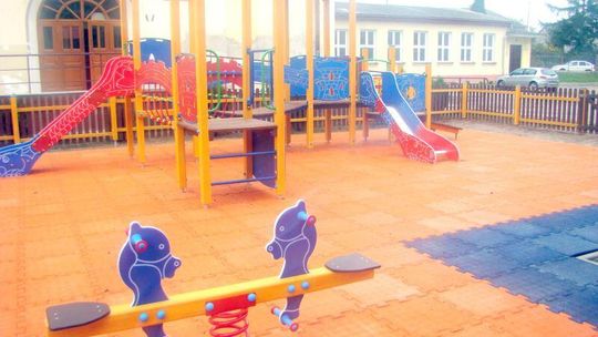 Nowoczesny plac zabaw w Woli Sernickiej