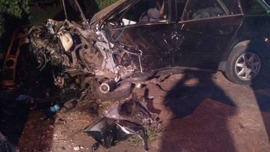 Nowodwór: Wjechał w ogrodzenie, zniszczył pomnik