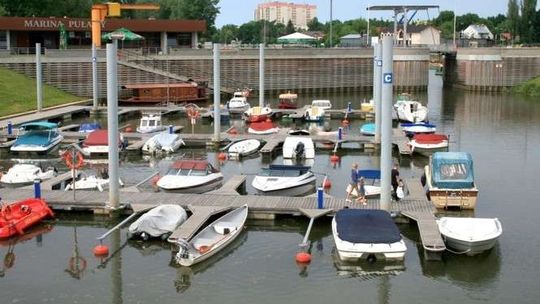 Nowości na Marinie w Puławach: Kawiarnia z ogródkiem i potańcówki na piachu
