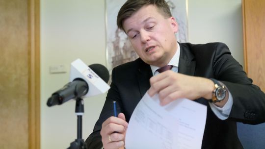 Nowy burmistrz Lubartowa musiał zacząć od 2-milionowej pożyczki. Zrzuca winę na poprzednika