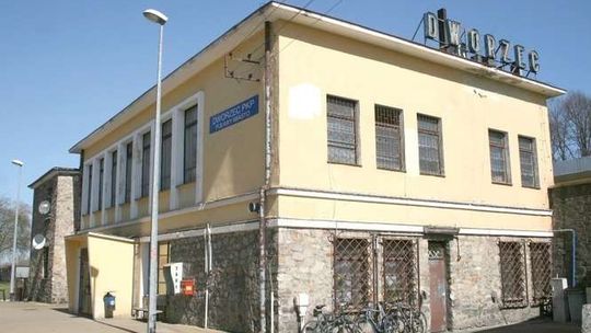 Nowy dworzec w Puławach. Miasto wybrało remont starego