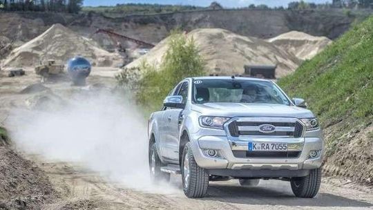 Nowy Ford Ranger przeszkody ma w genach 