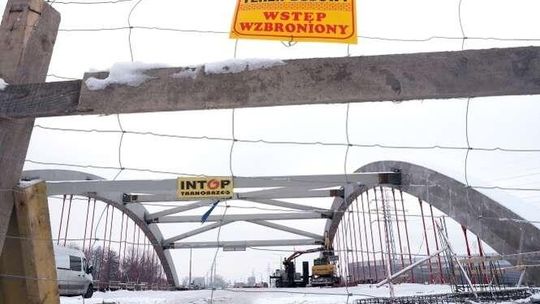 Nowy most na Bystrzycy już prawie gotowy. Demontują podpory