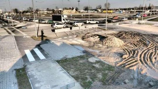 Nowy odcinek Trasy Zielonej: Przedłużą dwupasmówkę, ale nie wzdłuż torów i lasu