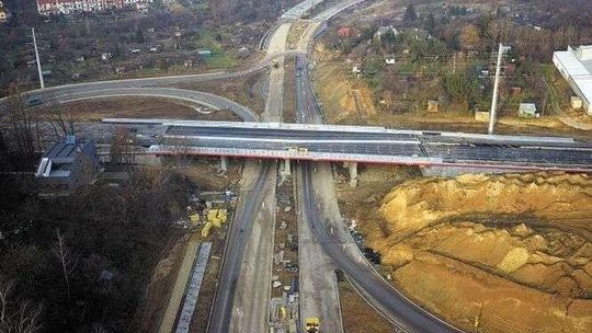 Nowy odcinek ul. Boh. M. Cassino coraz bliżej otwarcia [zdjęcia]