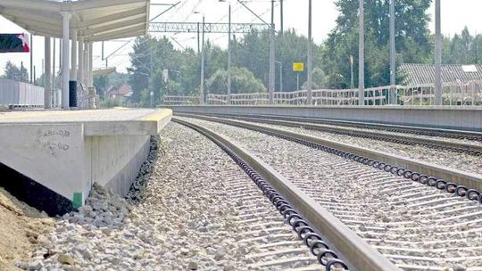 Nowy peron już jest. Będą też wiaty i ławki