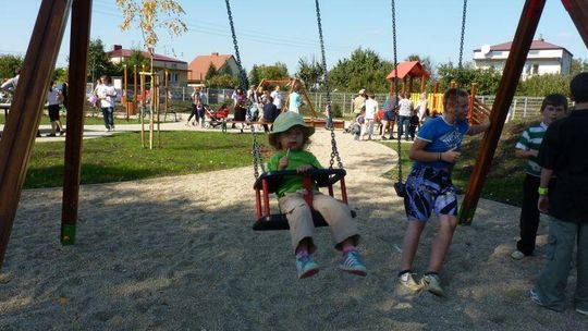 Nowy plac zabaw w Elizówce już otwarty