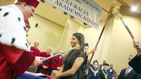 Nowy rok akademicki na Uniwersytecie Medycznym. Mniej studentów