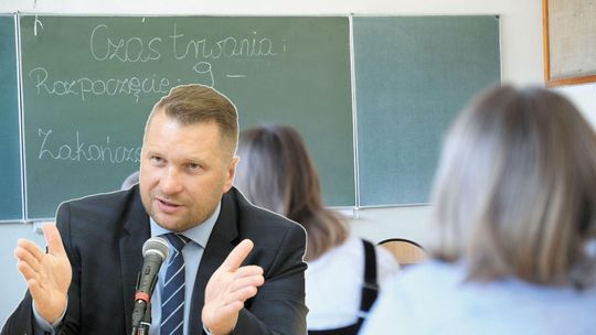 Nowy rok, nowa szkoła. Co czeka uczniów i nauczycieli?