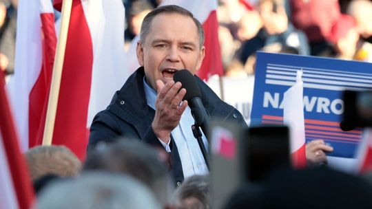 Nowy sondaż. Przepływ wyborców Mentzena i Zandberga korzystniejszy dla Nawrockiego