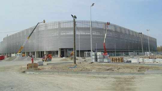 Nowy stadion w Lublinie. Montują membranę, szukają menadżera (zdjęcia z budowy)