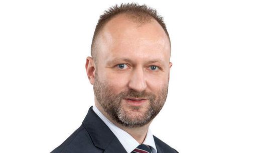 Nowy szef fabryki cukierków Pszczółka