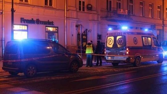 Nożownik z ul. Narutowicza wciąż na wolności! Nowe szczegóły w sprawie zbrodni