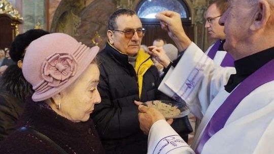 O chlebie i wodzie, w intencji rodzin. Środa Popielcowa i początek Wielkiego Postu