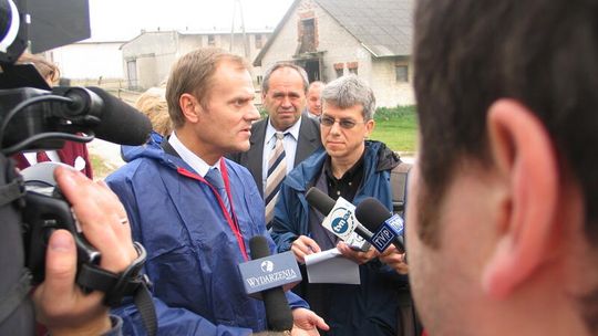 O co Polacy zapytaliby Tuska?