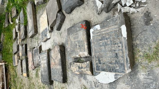 O tych macewach mówi cały świat. "Odezwała się osoba, która rozpoznała po inskrypcjach swojego przodka"