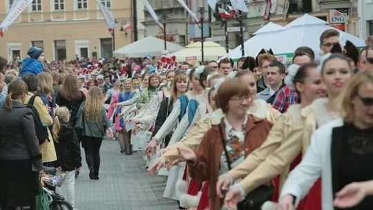 Obchody 3 Maja w Lublinie. Mieszkańcy zatańczyli poloneza (ZDJĘCIA)