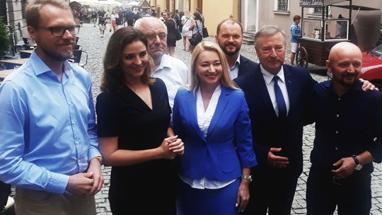 "Obecni posłowie, którzy mogą robić wiele dla naszej ziemi robią niewiele, albo nic". Koalicja Obywatelska zaczęła zbiórkę podpisów