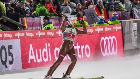 Oberstdorf odczarowany! Zwycięstwo Stocha, podium Kubackiego