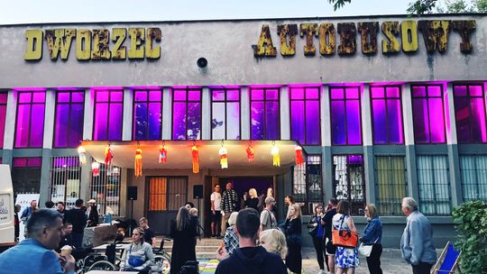 Obiad na starym dworcu. Powrót do dialogu 