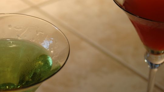 Obiecali jej pracę jako hostessa. Dosypali coś do drinka i zgwałcili