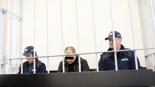 Obiecywali, że będzie modelką i zgwałcili. Ofiara chce 100 tys. zł od oprawcy