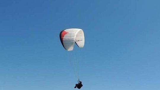 "Obiekt latający nad granicą". Polski paralotniarz wylądował na Białorusi. Teraz ma problem