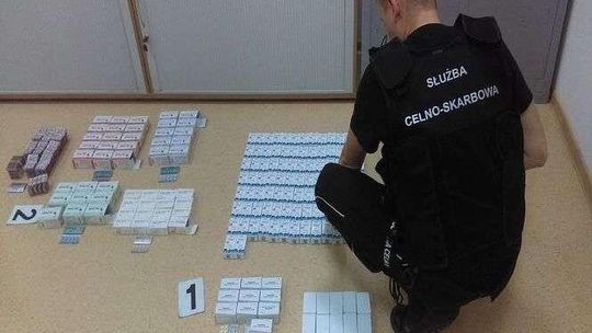 Obiekt latający nad granicą. Wypadły z niego pudła