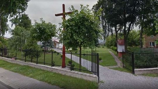 Oblał drzwi kościoła łatwopalną cieczą i podpalił